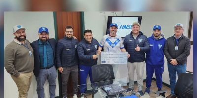 Equipe campeã da Taça Camaquã de Futsal doa premiação para o HNSA