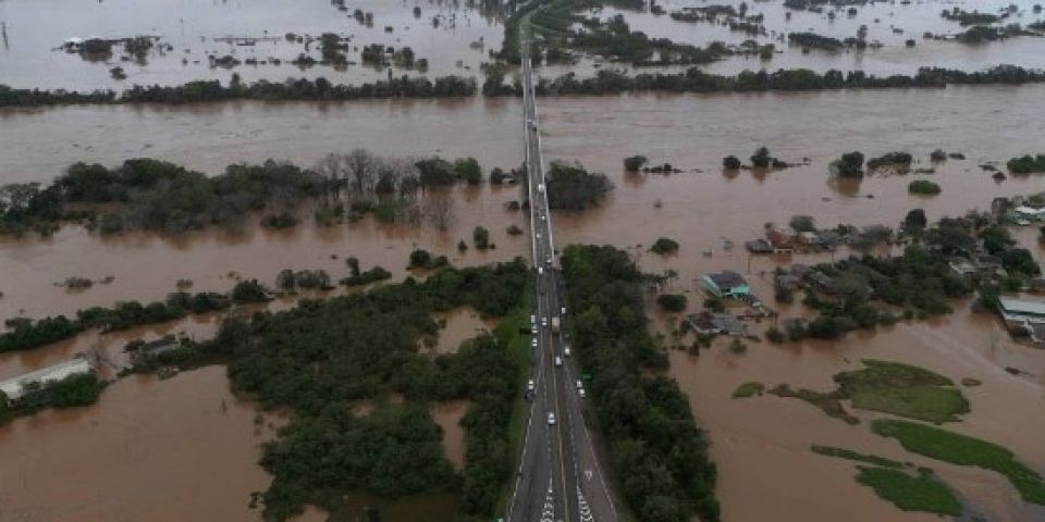 Passagem de ciclone extratropical mata 27 pessoas no RS  