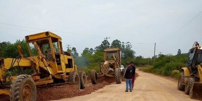 Equipes da Prefeitura de Amaral Ferrador realizam recuperação da ERS-354