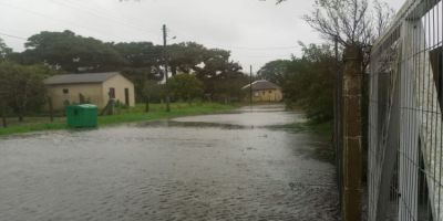 Força-tarefa auxilia moradores de Santa Rita do Sul afetados pelas enchentes em Arambaré