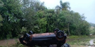 Moradora da Barra do Ribeiro morre após carro ser levado pela água