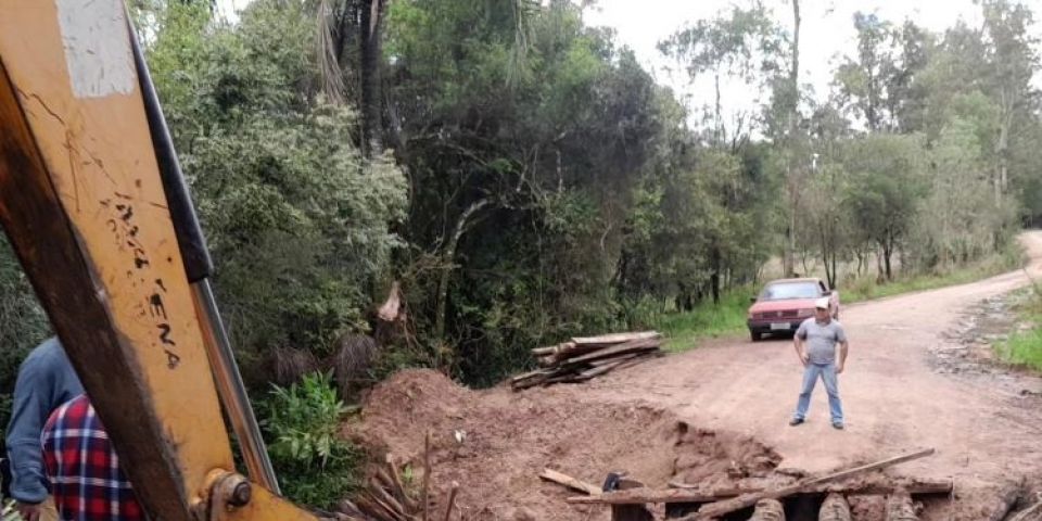 Prefeitura de Amaral Ferrador trabalha para recuperar danos causados pelas chuvas intensas