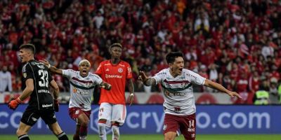 Inter leva virada do Fluminense e está eliminado da Libertadores