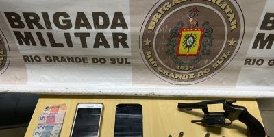 Brigada Militar prende dois homens por tráfico de drogas e posse irregular de arma em Camaquã  