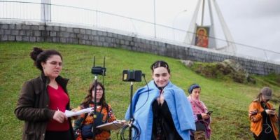 Aproximadamente 40 atores figurantes de Dom Feliciano participam da gravação do filme “Ana Cecília”