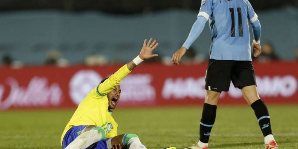Neymar sofre lesão grave e pode ficar até um ano fora dos gramados