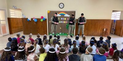 Brigada Militar visita a Escola de Educação Infantil Casa da Criança de Camaquã