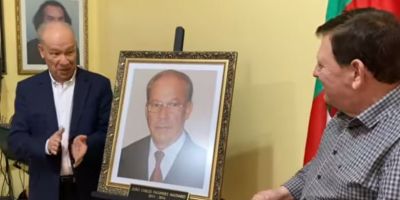 Ernesto Molon e João Carlos Machado são homenageados na Galeria dos Prefeitos de Camaquã