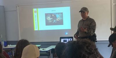 Brigada Militar ministra palestra com o tema "jovem cidadão" em escola de São Lourenço do Sul