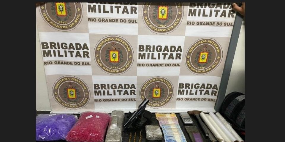 Homem é preso e arma, munições e mais de 1kg de droga são apreendidos em Camaquã