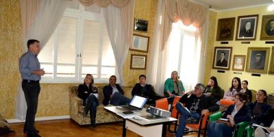 Secretaria da Fazenda debate orçamento para 2016