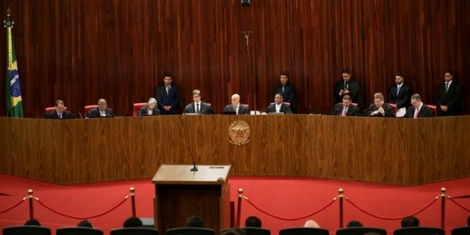 TSE condena Bolsonaro e Braga Netto por uso político do 7 de Setembro