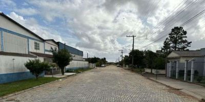 Concluído o calçamento na Rua Joaquim Gonçalves da Silva no bairro Olaria em Camaquã