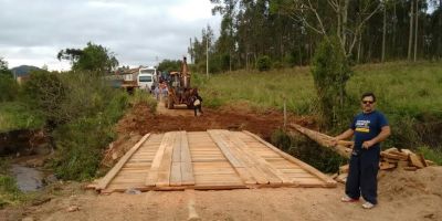 Secretaria de Transportes reconstrói ponte de acesso à escola Érico Veríssimo