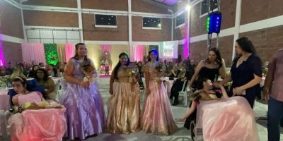 Apae Camaquã realiza baile de debutantes para celebrar a vida   