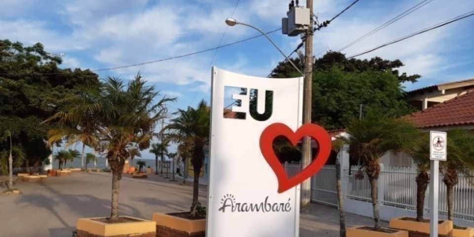 Vereador solicita rampas de acessibilidade em banheiros da orla da praia de Arambaré   