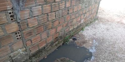 Moradores do bairro São Luiz reclamam de cano de esgoto entupido em Camaquã  