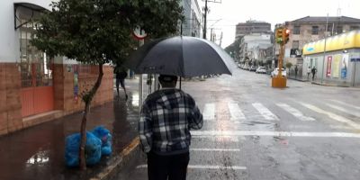 Chuva atinge todas as regiões do RS nesta quarta-feira e alerta de temporal é emitido pelo Inmet