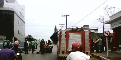 Corpo de Bombeiros atende acidente de trânsito no centro de Camaquã