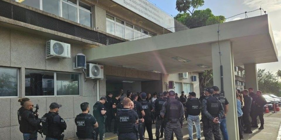 Polícia Civil realiza grande operação para transferência de presos no RS   