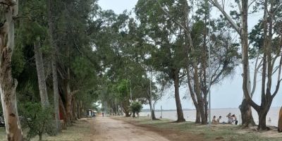 Praia da Costa Doce passa por revitalização após enchentes em Arambaré