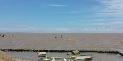 Prefeitura de Arambaré proíbe banho na Boca do Arroio