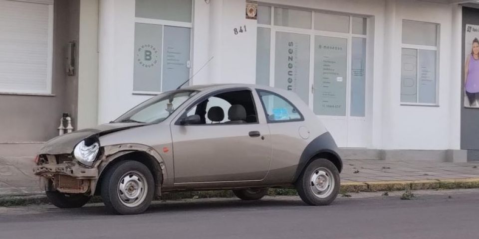 Registrado acidente entre dois carros nesse domingo em Camaquã