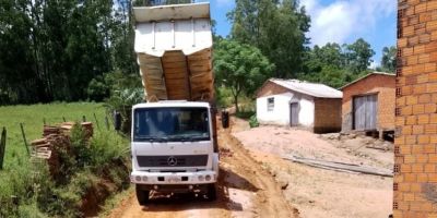 Prefeitura de Amaral Ferrador realiza obras emergenciais para reconstruir pontos afetados pelo temporal