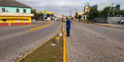 Infraestrutura realiza serviço de manutenção e limpeza na Loureiro e rótula do CTG