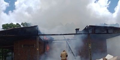 Incêndio destrói estufa de fumo do interior de Dom Feliciano  