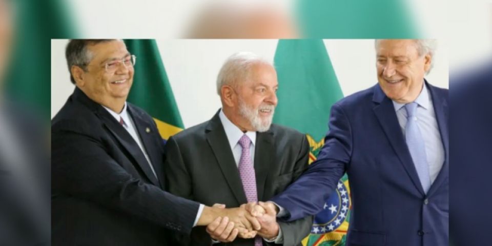 Lula anuncia Ricardo Lewandowski como novo ministro da Justiça   