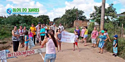 Camaquã - moradores do bairro Ouro Verde protestam por agilidade nas obras de calçamento 