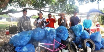 Mutirão recolhe 540 kg de resíduos ao redor do trapiche da praia da Barrinha em São Lourenço do Sul