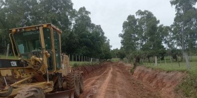 Mais uma estrada da zona rural de Camaquã recebe melhorias