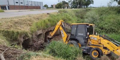 Prefeitura de Camaquã finaliza limpeza na Sanga do Capitão Jango   