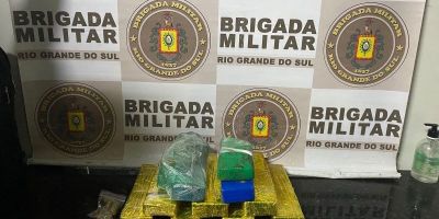 Força Tática apreende carro com mais de 6 kg de droga em Camaquã