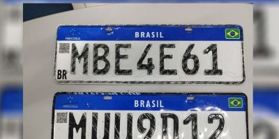 Motorista da coleta seletiva encontra placas de carros em Camaquã   