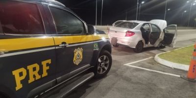 Adolescentes são apreendidos em carro furtado na BR-116 em Pelotas