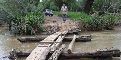 ESPAÇO DO LEITOR: visitante reclama das más condições da estrada entre Figueira Marcada e Imbira