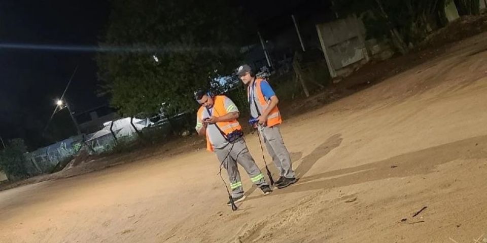 Corsan inspeciona vazamentos ocultos no bairro Carvalho Bastos, em Camaquã