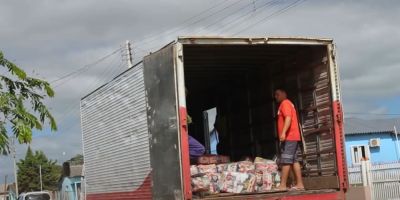 Comunidade de Arambaré recebe doação de cestas básicas da Defesa Civil