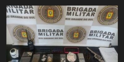 Homem é preso com drogas, arma, munições e outros itens em Camaquã