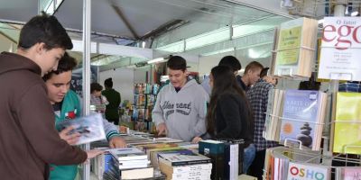 35ª Feira do Livro de Camaquã é marcada pelo sucesso