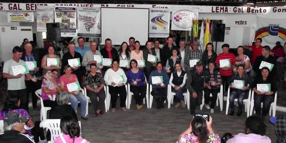 Cristal faz festa de um ano do Programa de Aquisição de Alimentos 