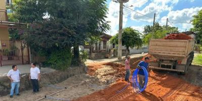 Avançam as obras de ampliação da Rua José Antônio Pires no bairro Olaria em Camaquã