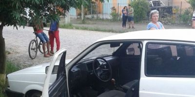 Adolescente foge de carro da BM e atropela menina no bairro Viégas em Camaquã