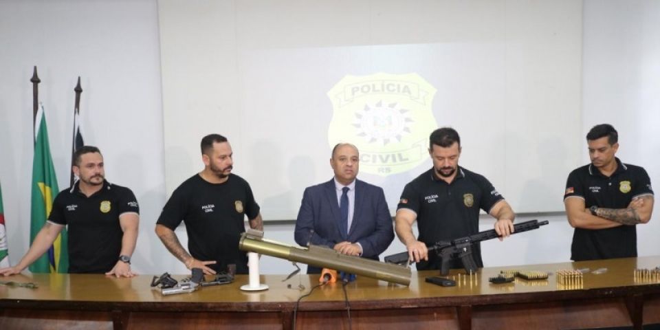 Polícia Civil apreende lança-foguete em depósito de armas em Lajeado