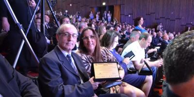 Governo camaquense recebe Certificado de Reconhecimento pelo projeto Santo de Casa Faz Cultura