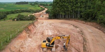 Estado dá início a obras de acesso asfáltico a Amaral Ferrador