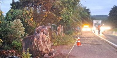 Acidente envolvendo carro e carreta mata homem no Vale do Caí